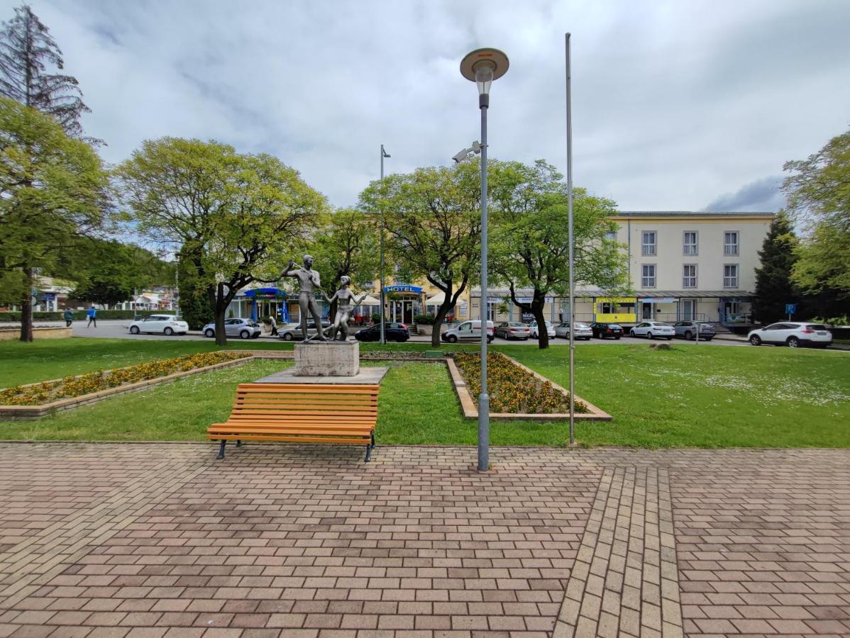 Hotel Beke Sziget 콤로 외부 사진