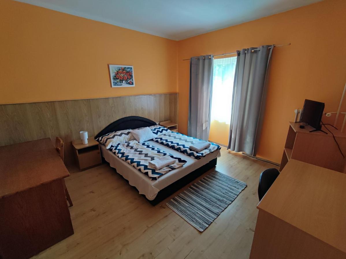 Hotel Beke Sziget 콤로 외부 사진